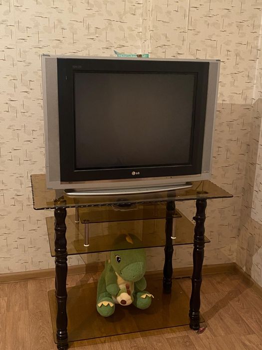 Телевизор + стойкой