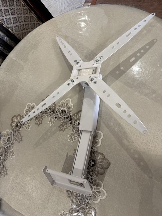 Кронштейн для телевизора