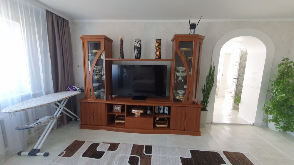 Продам стенку для гостинной