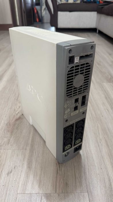ИБП APC Back-UPS RS 1500