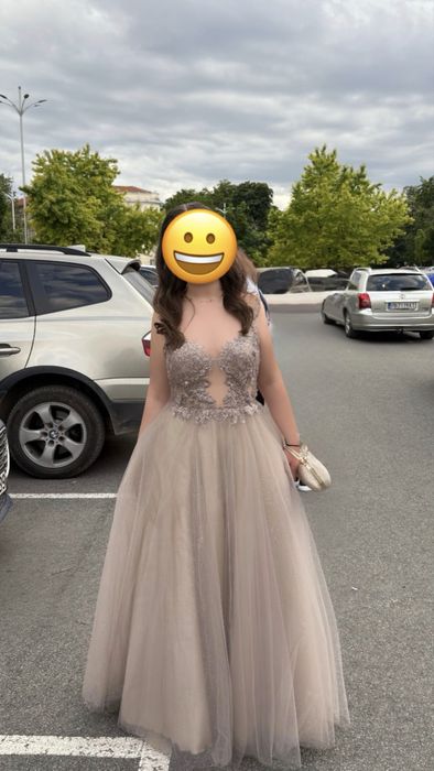 Абитуриентска рокля