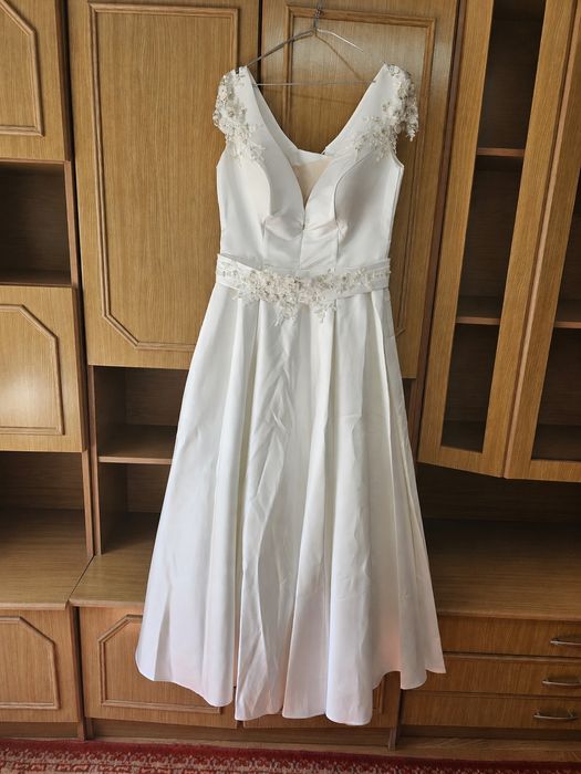 Rochie de mireasa din tafta