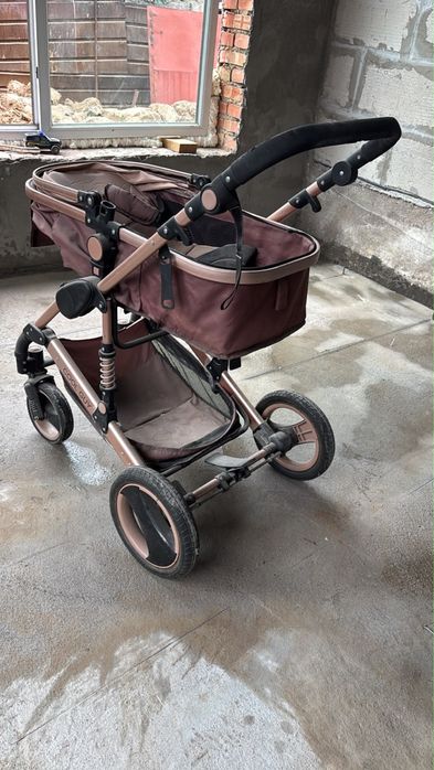 Продам коляску срочно