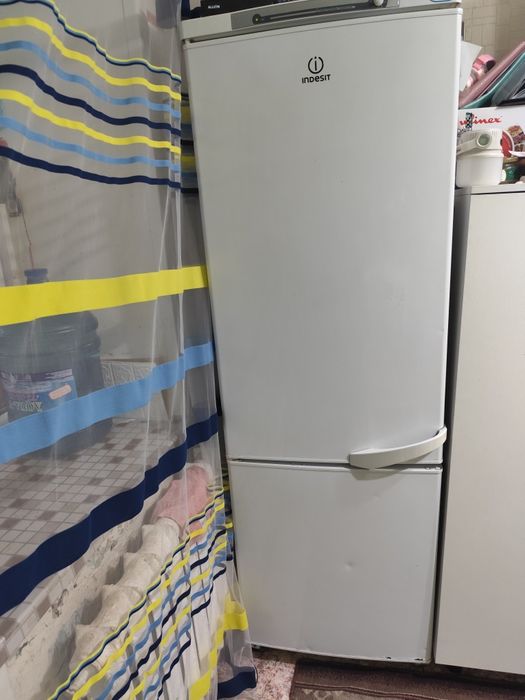 Продам холодильник 30 000тг.