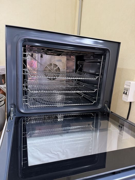 Smeg  печкасы сатылады.Көп пайдаланылған жоқ.