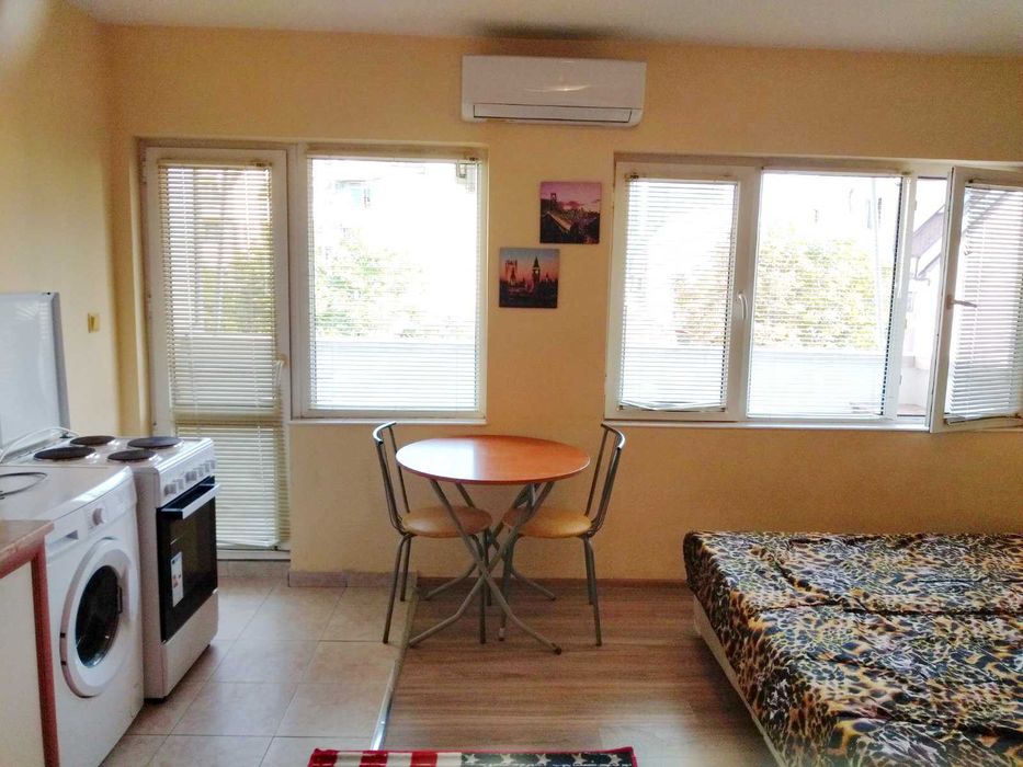 Дава се под наем Едностаен апартамент в Пловдив, Кършияка - 40 кв.м за 260 € - Снимка #2