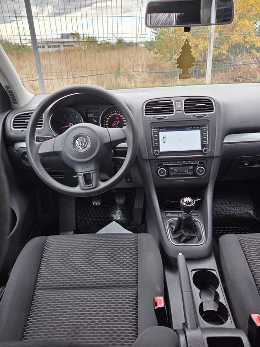 VÂND VW GOLF 6 – 1.2 BENZINĂ – 2011