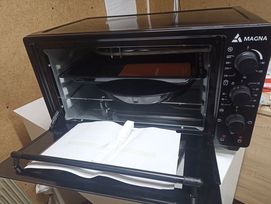 Мини-печь Magna  черный