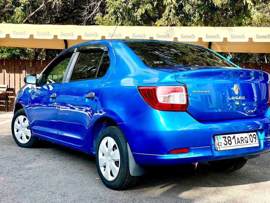 Продам машину Logan