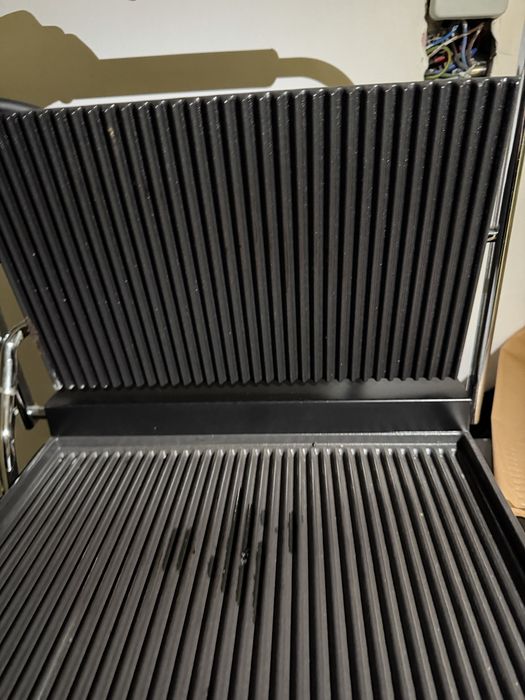 grill negru metro