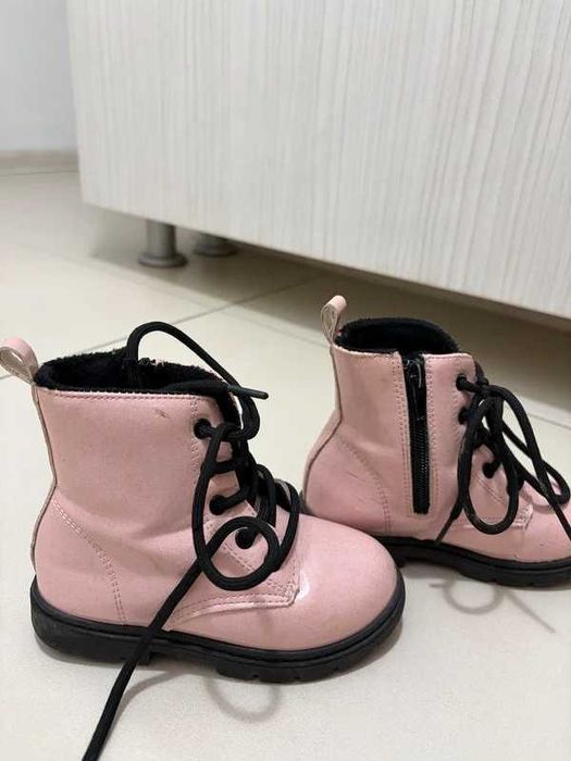 Ghete Sinsay marimea 25