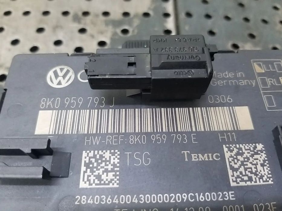 Modul calculator usa dreapta fata audi a4 b8 8k 8k0959793j 8k0959793e