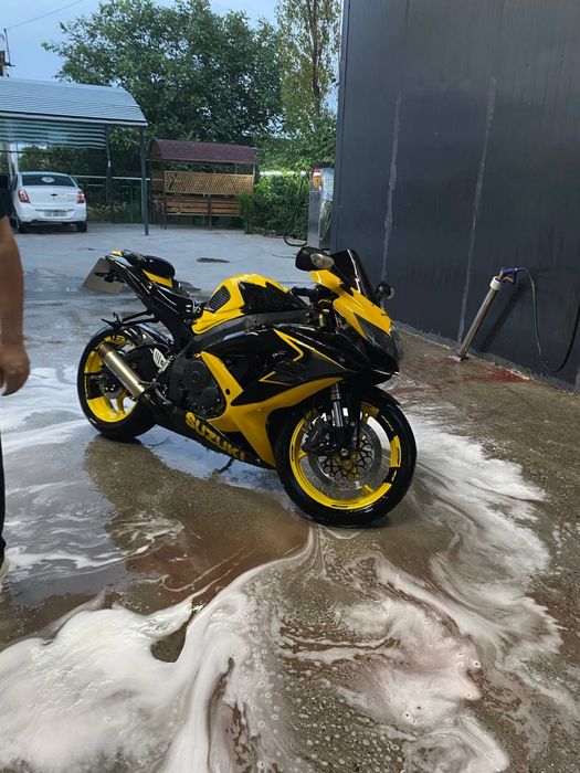 Suzuki Gsxr 600 K9