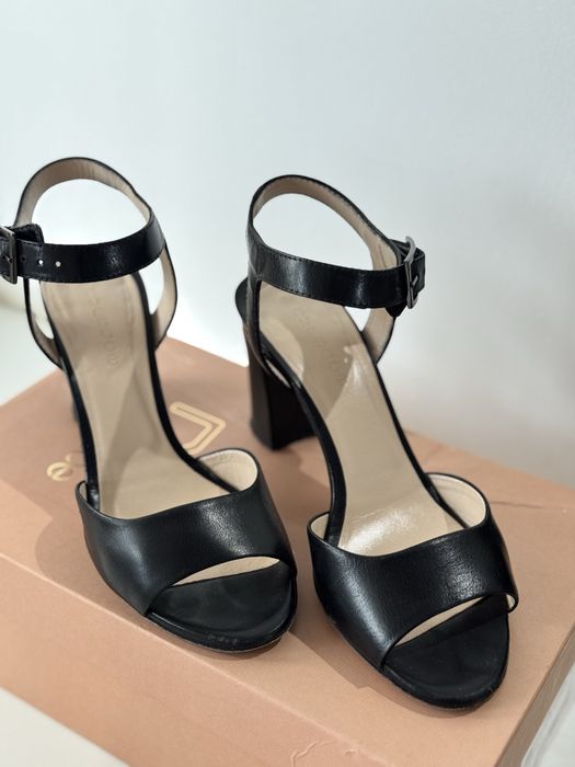 Женские туфли / босоножки 35–36 размер, стильные, как новые