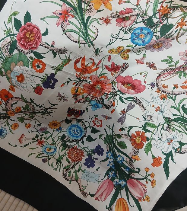 Gucci floral snakes копринен шал