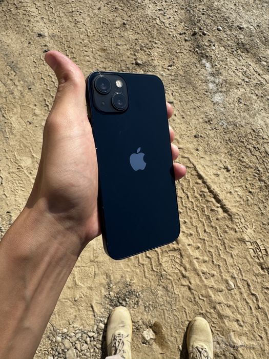 iPhone 13 LLA region
