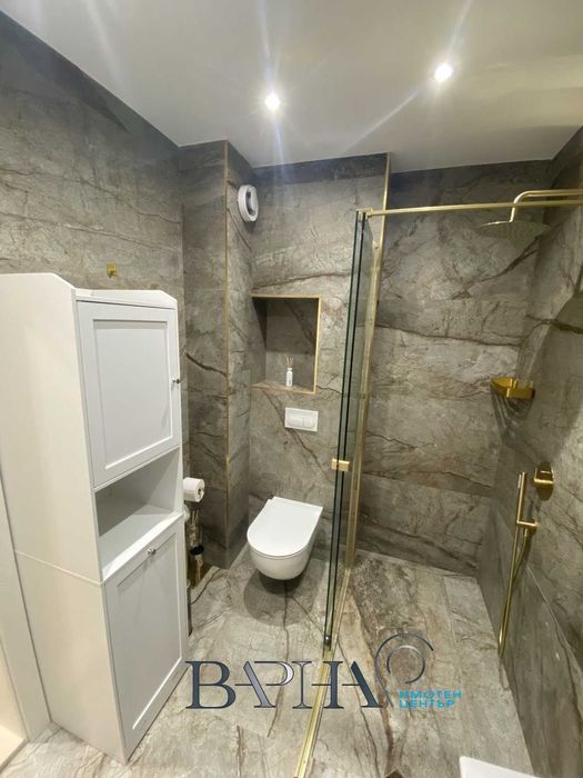 Дава се под наем Тристаен апартамент в Варна, Бриз - 107 кв.м за 1438 € - Снимка #14