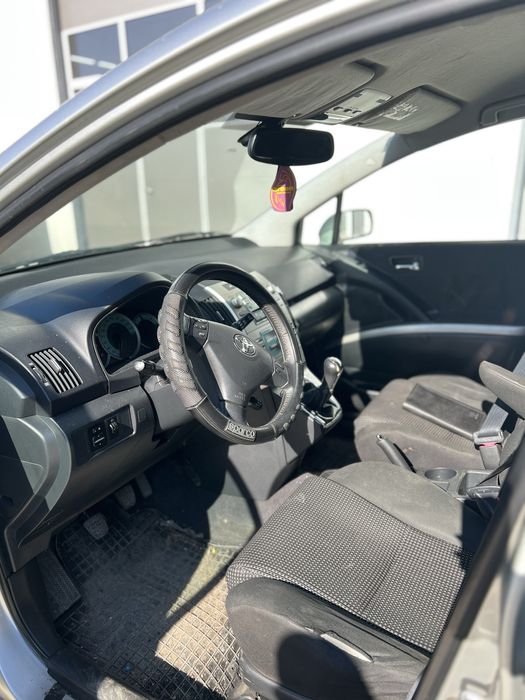 Toyota corolla verso D-cat на части