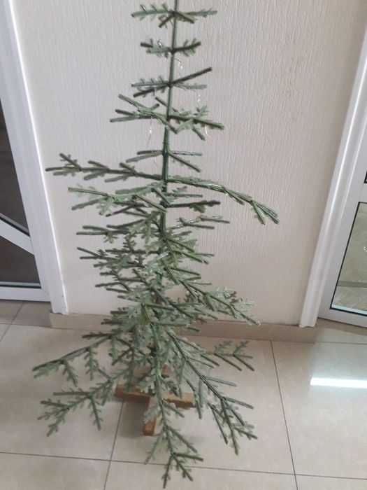 Продается Ёлка искусственная высота 1,2 м в хорошем состоянии