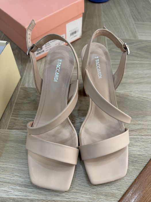 Бежевые Босоножки 38 размер