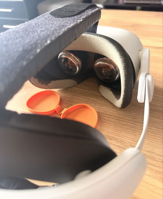 Meta Oculus Quest 2 256GB + 2 контролера и KIWI Design ремък