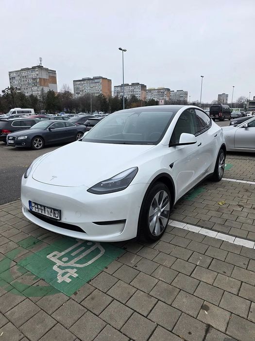 Tesla Model Y Unic proprietar/TVA deductibil AMD Ryzen