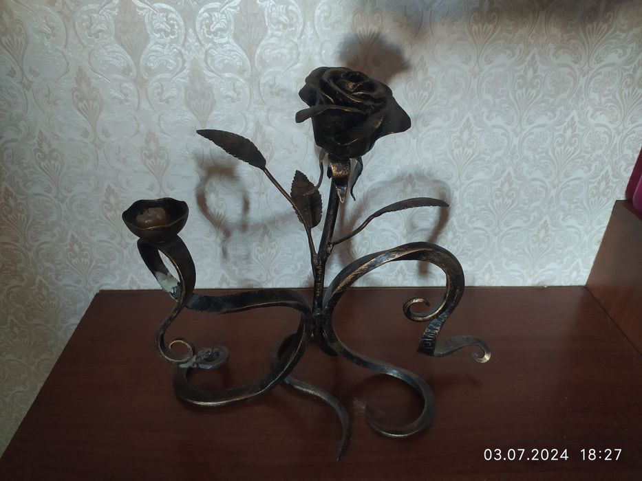 Подсвечник кованная РОЗА