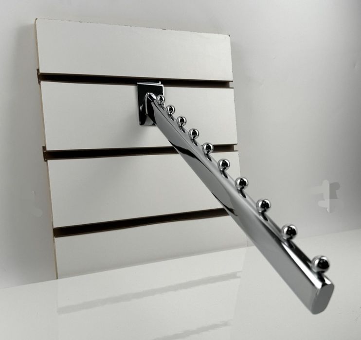 Кронштейн для вешалок-плечиков на эконом панель.