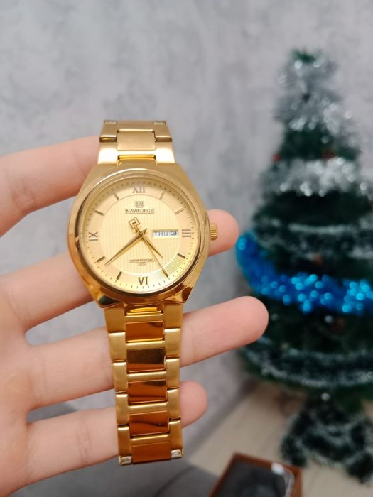 Продам часы новые