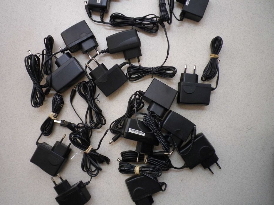 Захранващи AC/DC адаптери за 5V/12V/18V/30V