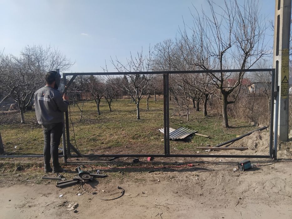 Vând garduri si porti din plasa bordurata