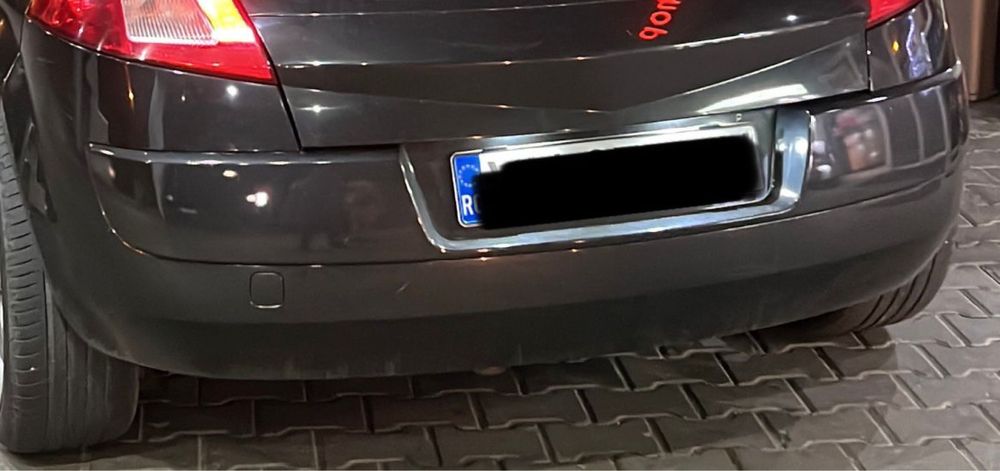 Vând 2 bări spate Megane 2 hatchback și o bara fata facelift avariata