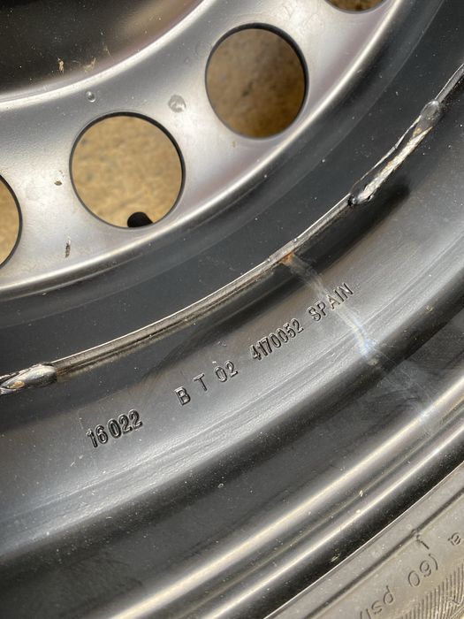 17 цола Патерица Резервна Гума Форд Волво 165/70/17