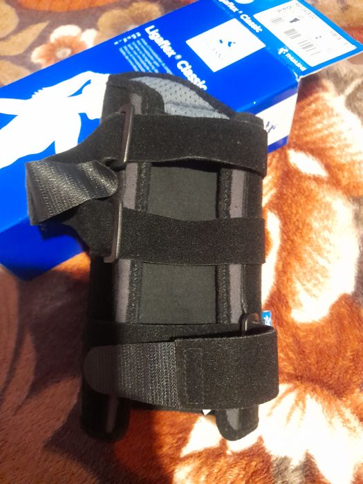 Vând mănușă  ortopedica