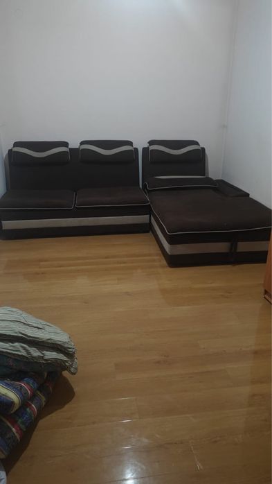 угловой диван.