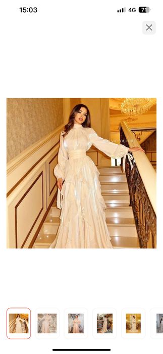 красивый вечерный платье беж цветте