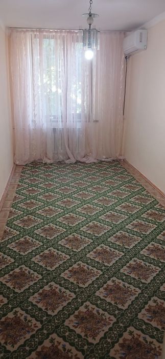 Сдается 2 х ком кв в Чирчике 2 этаж в центре поворот детская больница