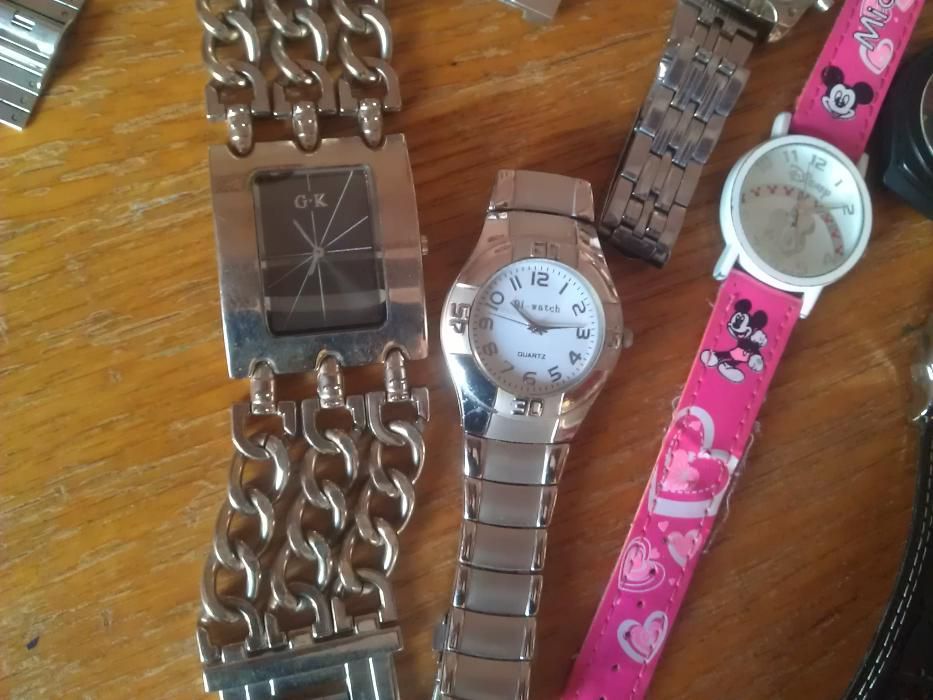 Ceasuri de dama si barbatesti