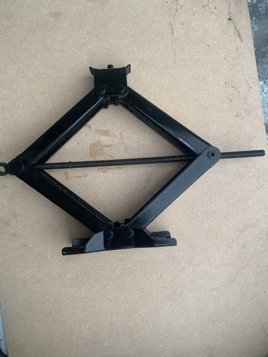 Продам  домкрат на ренж ровер орегинал