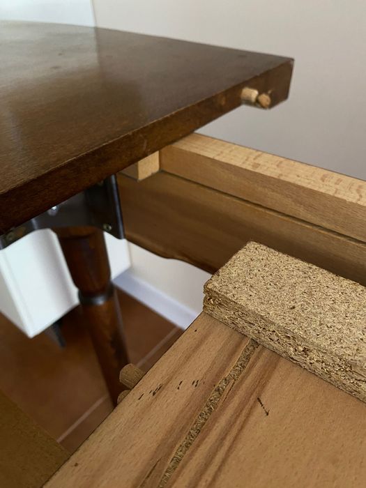 Трапезна маса от масивно дърво, разтегателна