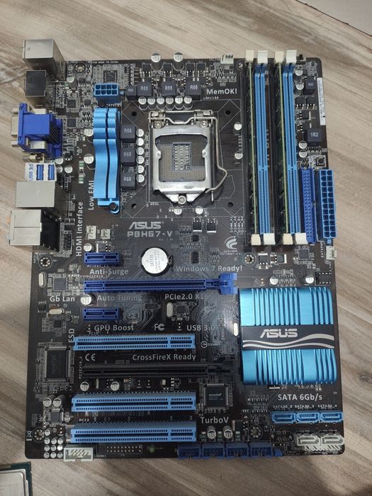 Продам комплкет (раздельно можно)