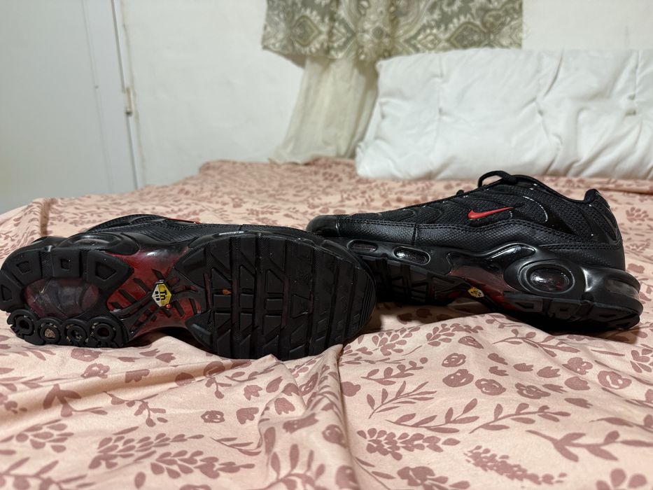Vand Nike Tn Bred noi.
