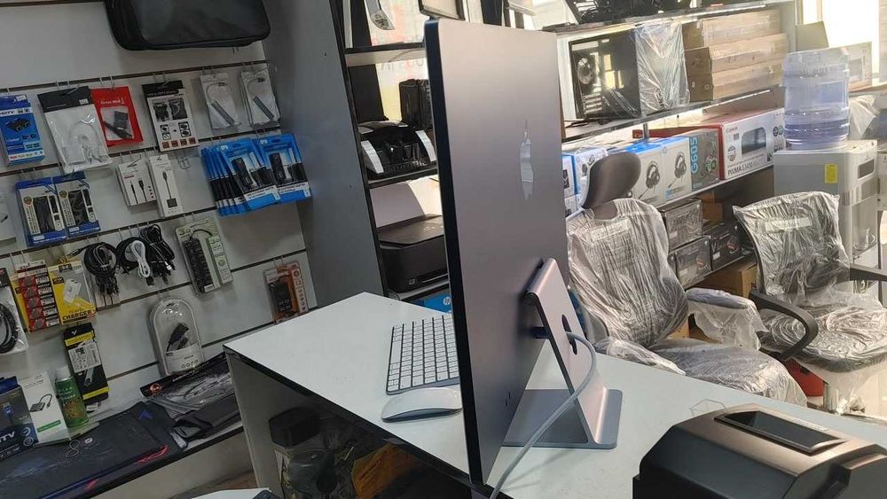 Apple iMac M1 2020 года 24 inch в идеальном состоянии!