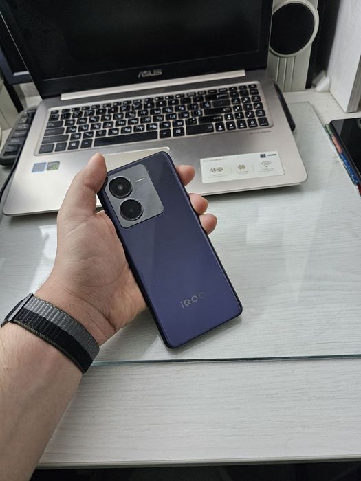 IQOO Z8 8/256 в идеальном состоянии