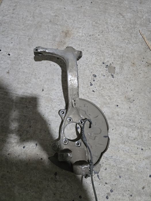 Fuzeta stanga Audi A4 b7