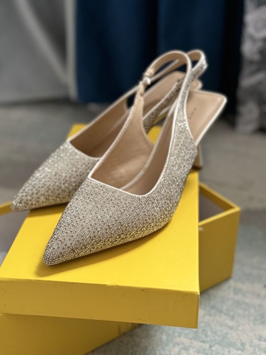 Продам туфельки новые