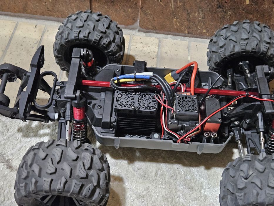 Mjx 10208 1/10 Rc monster