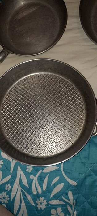 Продаю советские сковородки