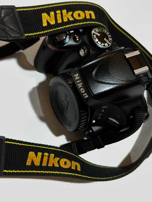 Vând aparat foto DSLR Nikon D5100