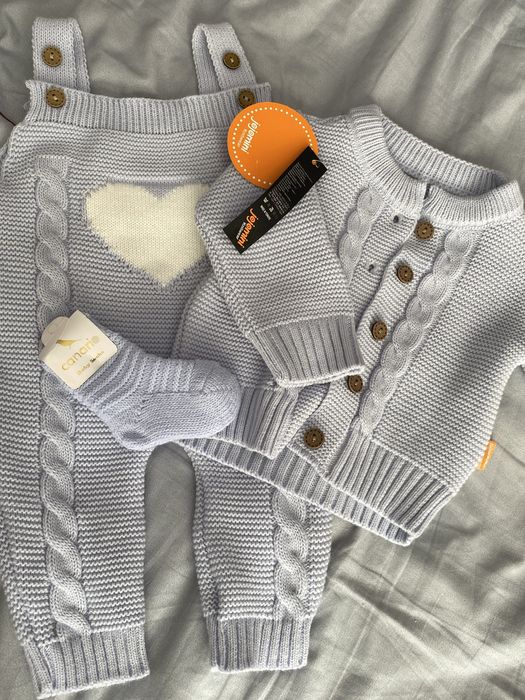Вязаный комплект для малышей